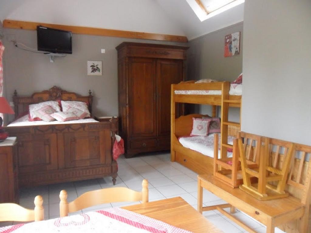 Gite Hotel Chambre D' Hotes Et Roulottes Et Du Ternois Saint-Pol-sur-Ternoise Room photo